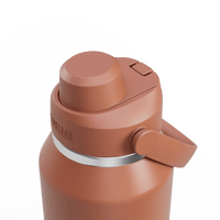 Camelbak Thrive Chug 600ml Bottle, Insulated Stainless Steel - Sierra Red - Thermos Bottle - Large Drink Bottle