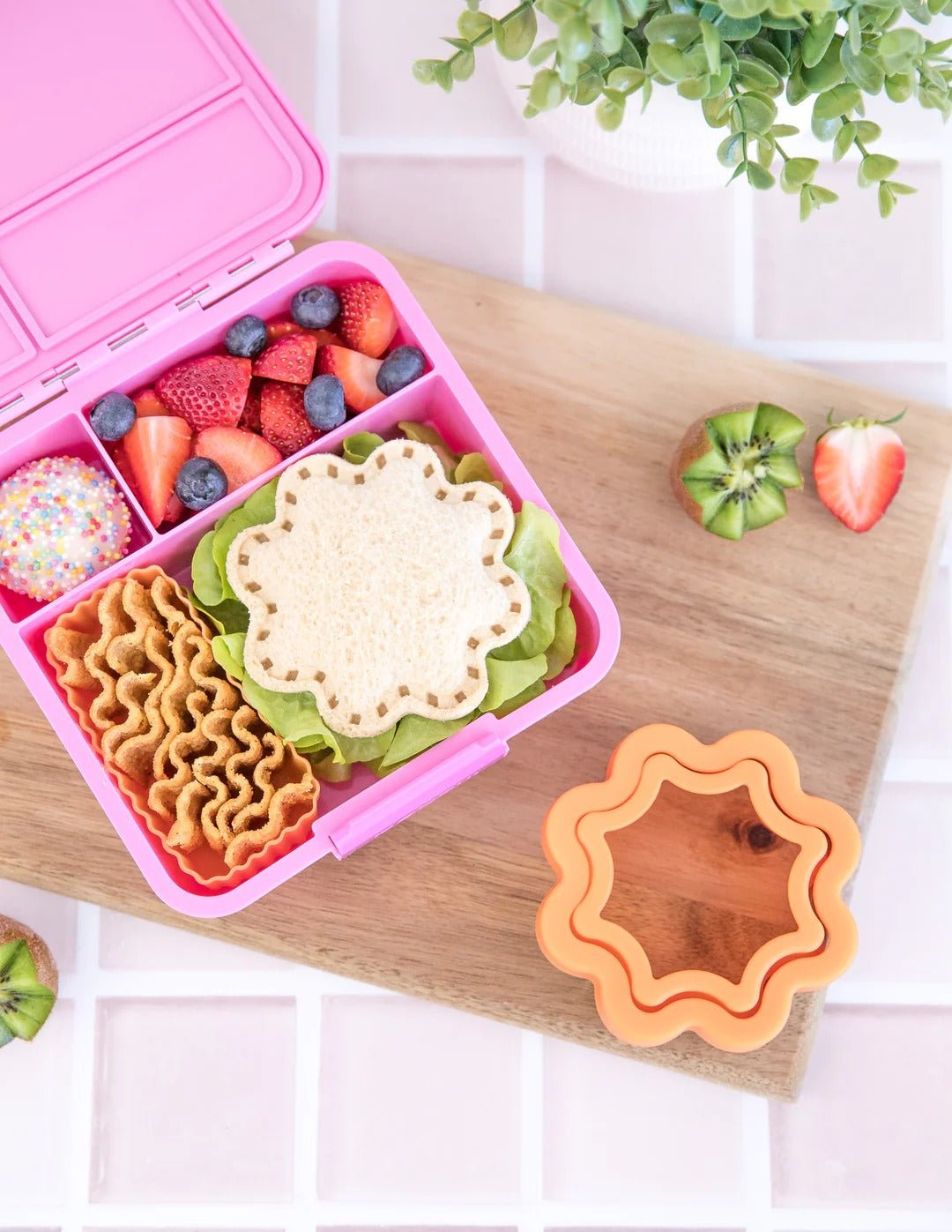 Lunch Punch Cut & Crimp Sandwich Pockets - Flower - Sandwich Cutters & Stamps - 