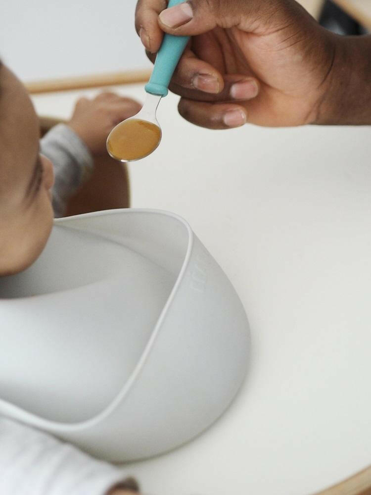 Beaba Silicone Bib - Light Mist/Old Pink - HYPHEN KIDS